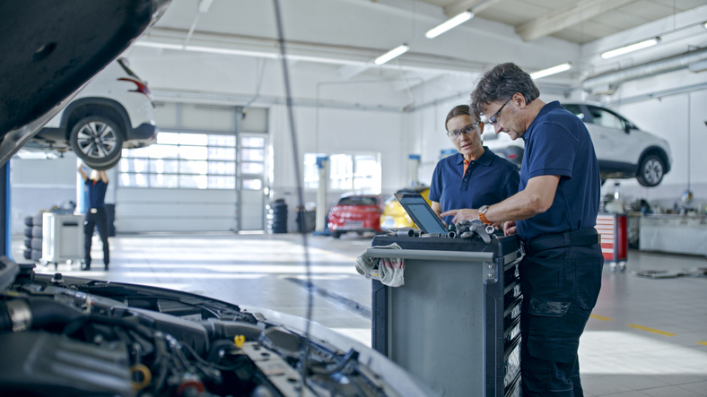 Auto service technicians